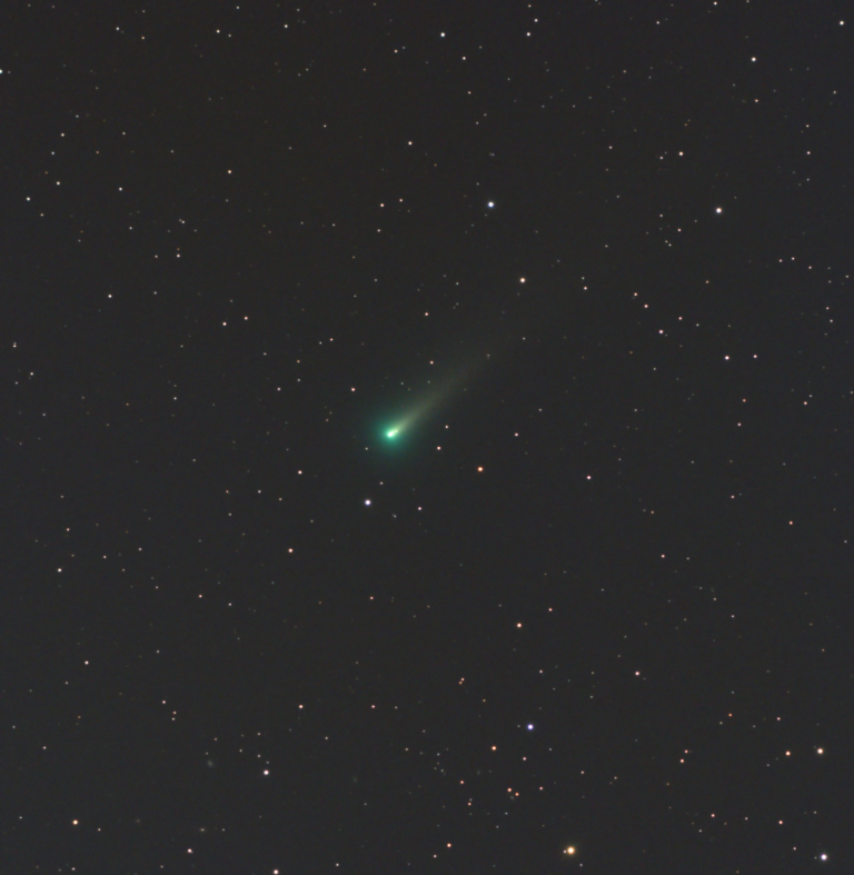 Комета над новосибирском 2024. Комета над новосибирском 2024. Комета над новосибирском 2024. Комета в небе. Комета e3ztf.